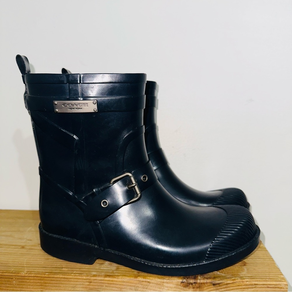 Coach Lester Navy Blue Rain Boots (Kids - Size 6)..